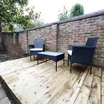 Rowan Studio - City Centre Self Contained One-Bed Flat